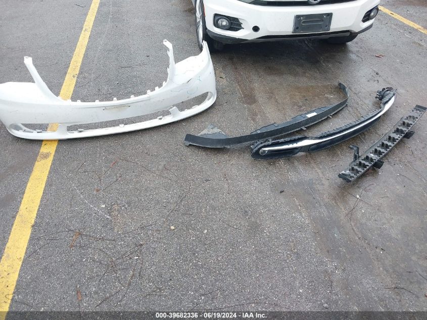 2014 Chrysler Town & Country Touring VIN: 2C4RC1BG6ER449372 Lot: 39682336