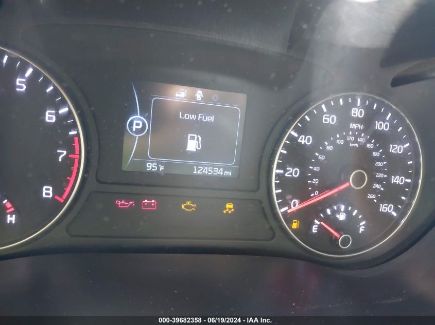 2017 Kia Optima Lx VIN: 5XXGT4L32HG158191 Lot: 39682358