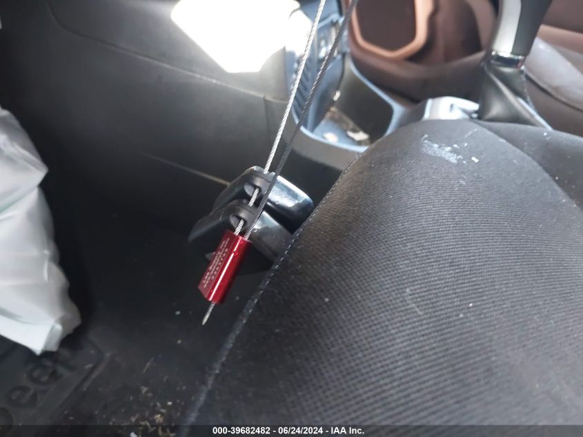 2017 Jeep Renegade Sport Fwd VIN: ZACCJAAB7HPG22651 Lot: 39682482