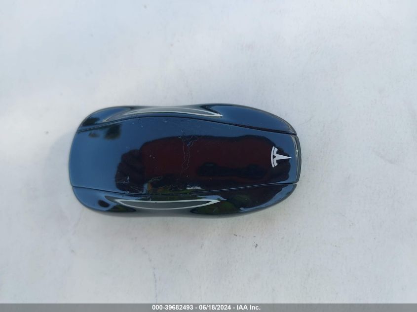 2018 Tesla Model S 100D/75D/P100D VIN: 5YJSA1E25JF282161 Lot: 39682493