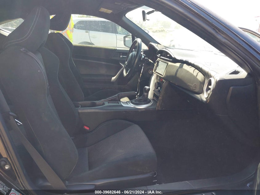 2017 Toyota 86 VIN: JF1ZNAA12H8710770 Lot: 39682646