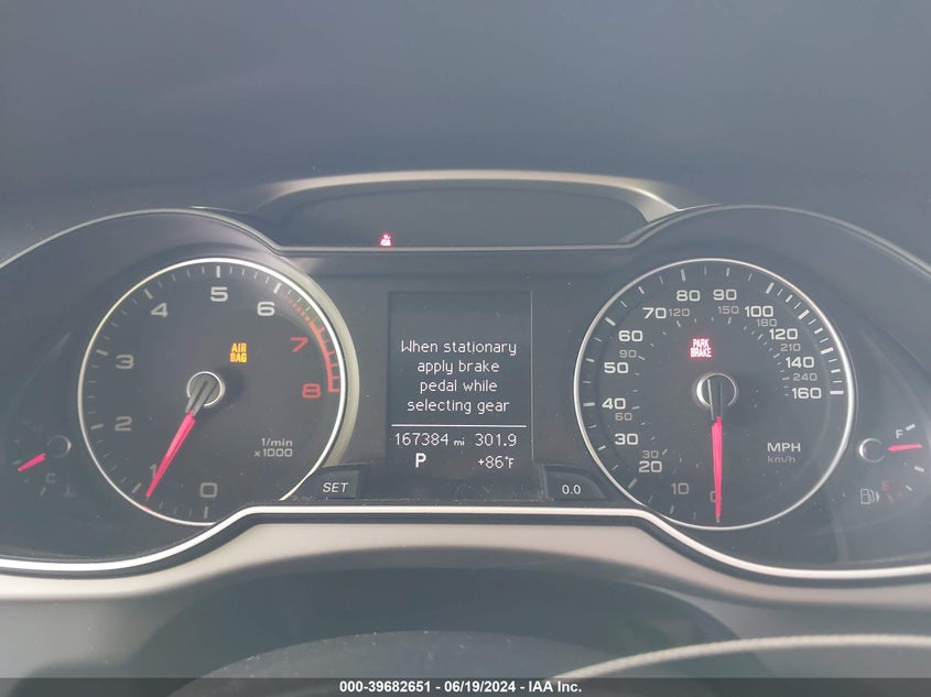 2015 Audi A4 2.0T Premium VIN: WAUAFAFL6FN023866 Lot: 39682651