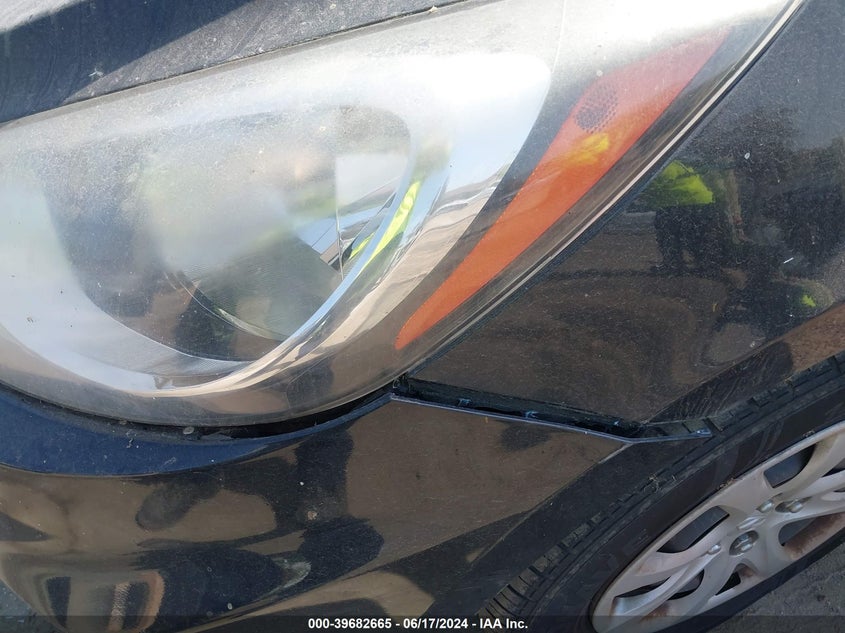 2012 Hyundai Accent Gs VIN: KMHCT5AE1CU038079 Lot: 39682665