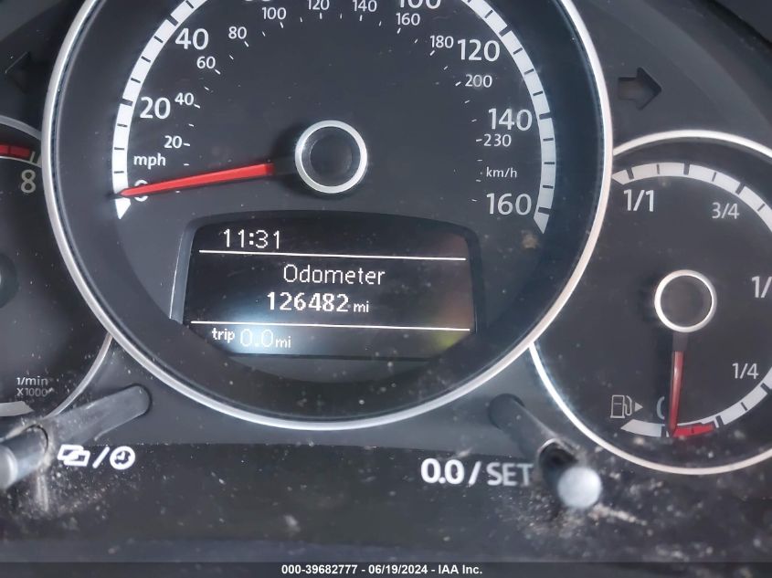 2014 Volkswagen Beetle VIN: 3VW5P7AT7EM805417 Lot: 39682777