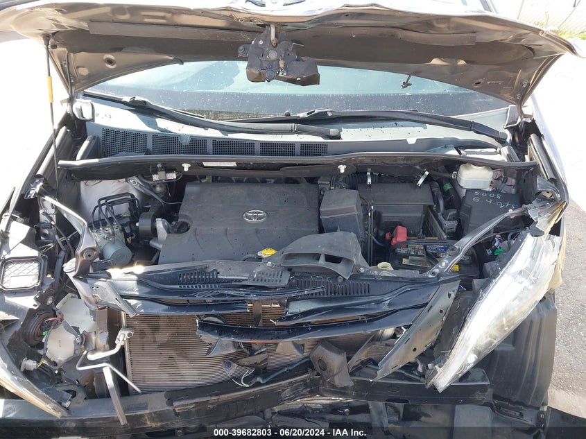 2014 Toyota Sienna Le V6 8 Passenger VIN: 5TDKK3DC4ES447038 Lot: 39682803