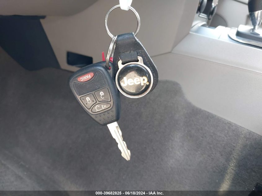 2005 Jeep Grand Cherokee Laredo VIN: 1J8HR48N25C552789 Lot: 39682825