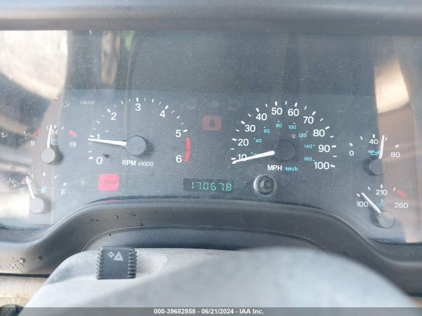 2000 Jeep Wrangler Se VIN: 1J4FA29P6YP765813 Lot: 39682858