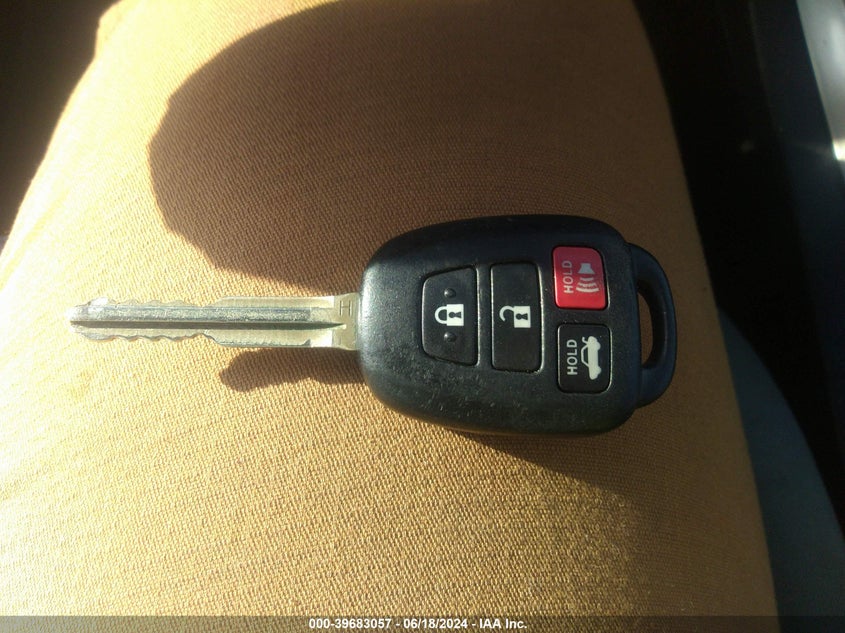 2014 Toyota Corolla Le VIN: 5YFBURHE3EP028308 Lot: 39683057