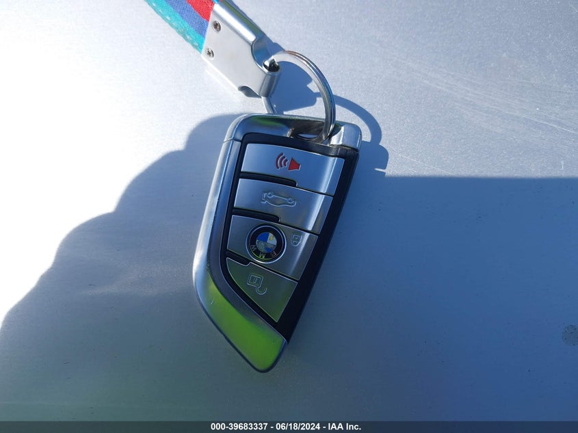VIN WBSJF0C50KB285924 2019 BMW M5