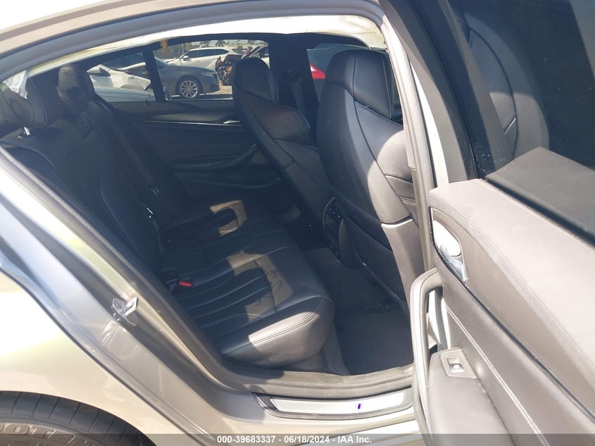 VIN WBSJF0C50KB285924 2019 BMW M5
