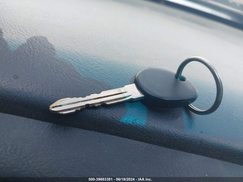 2002 Chevrolet Silverado 1500 VIN: 1GCEC19T92E203118 Lot: 39683381