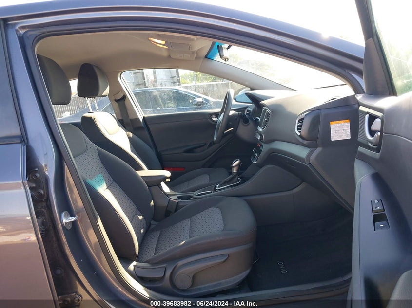 2018 Hyundai Ioniq Hybrid Blue VIN: KMHC65LCXJU065460 Lot: 39683982