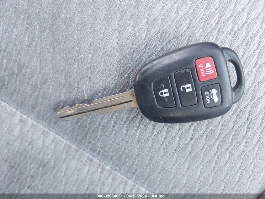 2016 Toyota Corolla Le VIN: 2T1BURHE1GC564502 Lot: 39684051