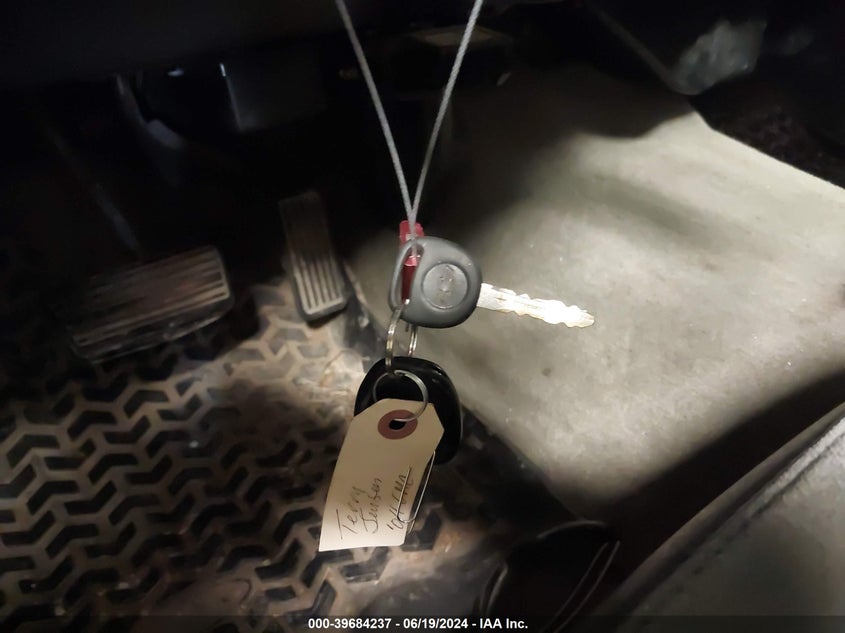 2004 Chevrolet Silverado 2500 Ls VIN: 1GCGK23UX4F153703 Lot: 39684237