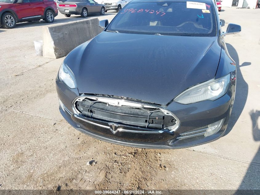 2015 Tesla Model S 70D/85D/P85D VIN: 5YJSA1E24FF109674 Lot: 39684247