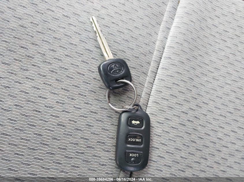 2003 Toyota Camry Le VIN: JTDBE32K930170159 Lot: 39684256