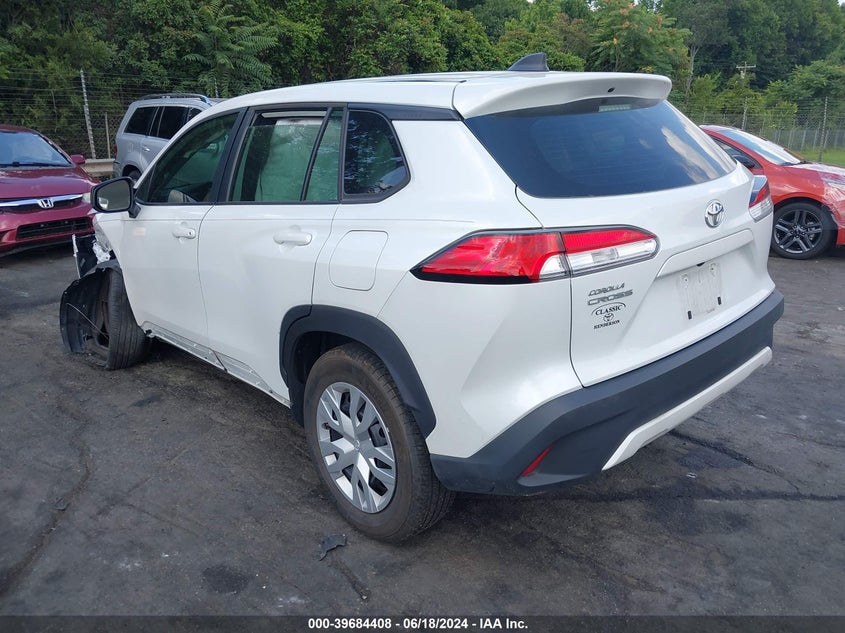 2022 Toyota Corolla Cross L VIN: 7MUAAAAG1NV010811 Lot: 39684408