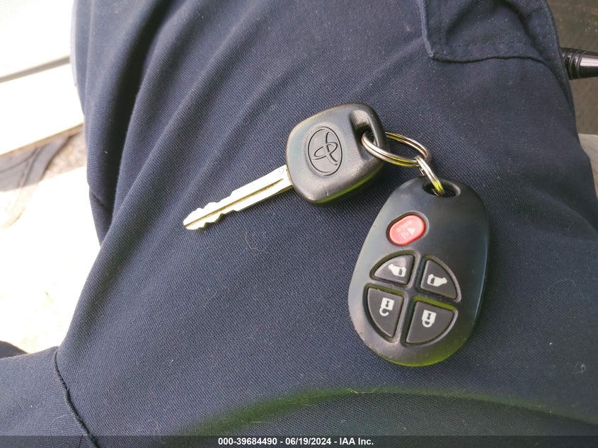 2014 Toyota Sienna Le V6 8 Passenger VIN: 5TDKK3DC5ES418079 Lot: 39684490