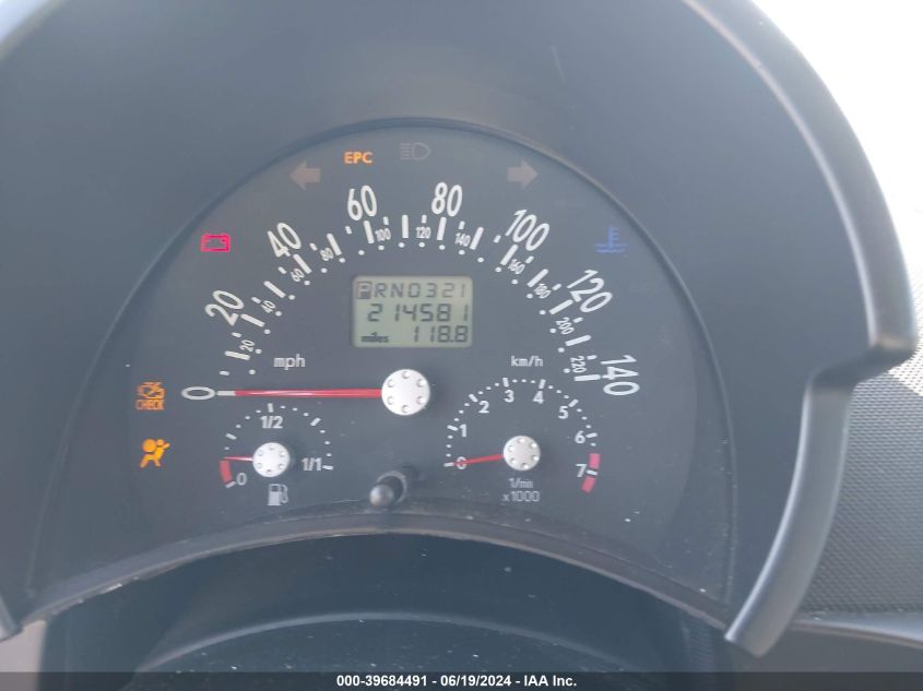 2002 Volkswagen New Beetle Gls VIN: 3VWCK21C32M446670 Lot: 39684491