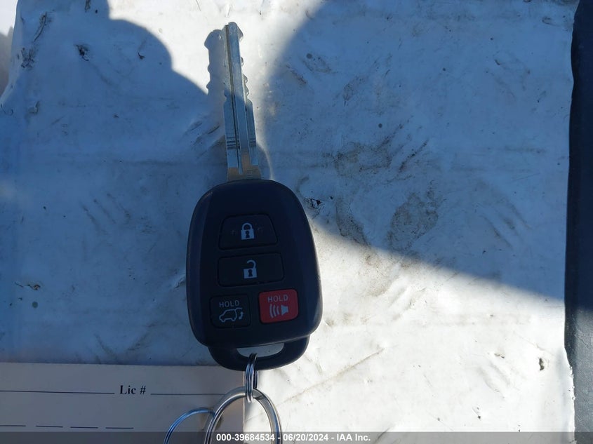 2016 TOYOTA RAV4 XLE - 2T3RFREV5GW482291