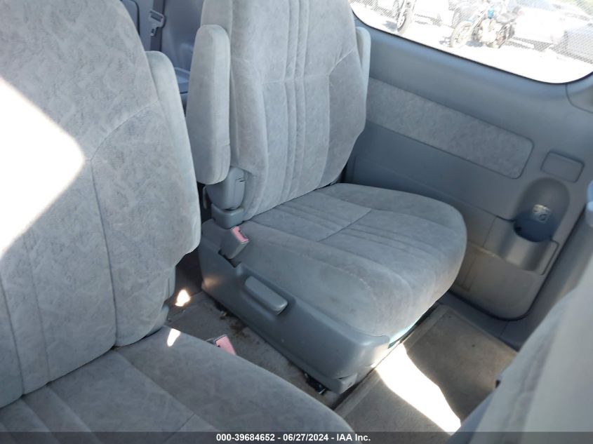 2000 Toyota Sienna Le/Xle VIN: 4T3ZF13C8YU284986 Lot: 39684652