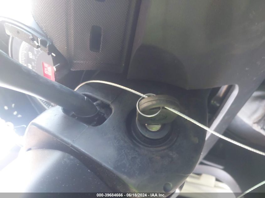 2007 Volkswagen New Beetle Triple White VIN: 3VWFG31YX7M415682 Lot: 39684666