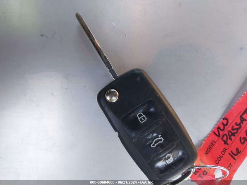 2016 Volkswagen Passat 1.8T S VIN: 1VWAT7A38GC014425 Lot: 39684680