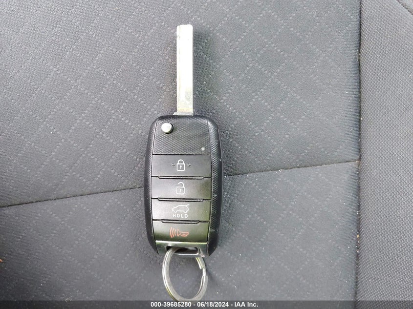 2016 Kia Sorento 3.3L Lx VIN: 5XYPG4A52GG163247 Lot: 39685280