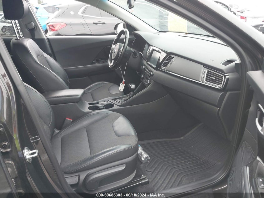 2018 Kia Niro Ex VIN: KNDCC3LC0J5174411 Lot: 39685303