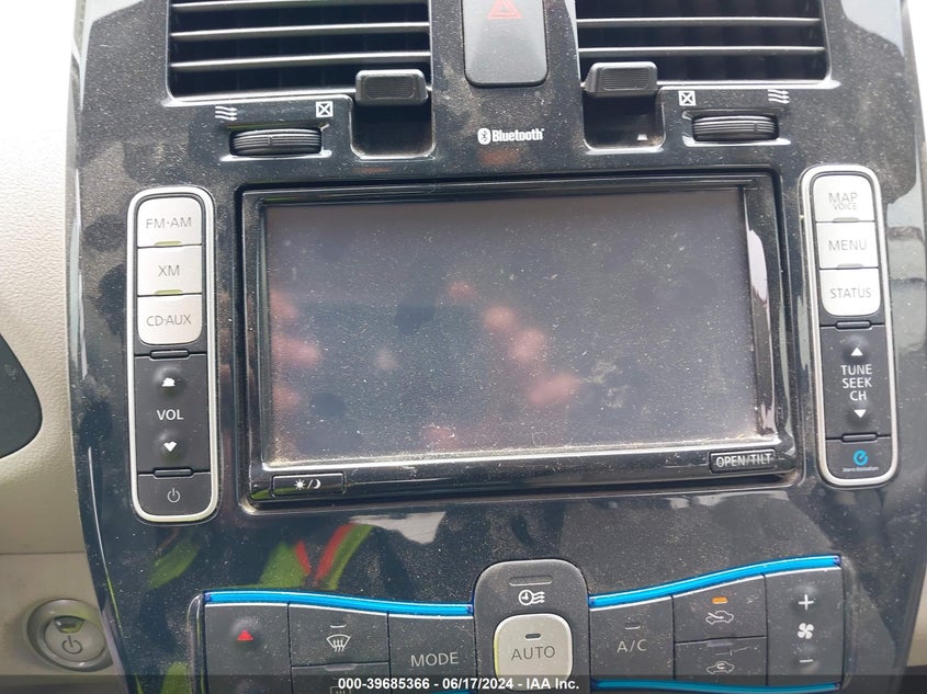 2011 Nissan Leaf Sl VIN: JN1AZ0CP4BT005323 Lot: 39685366