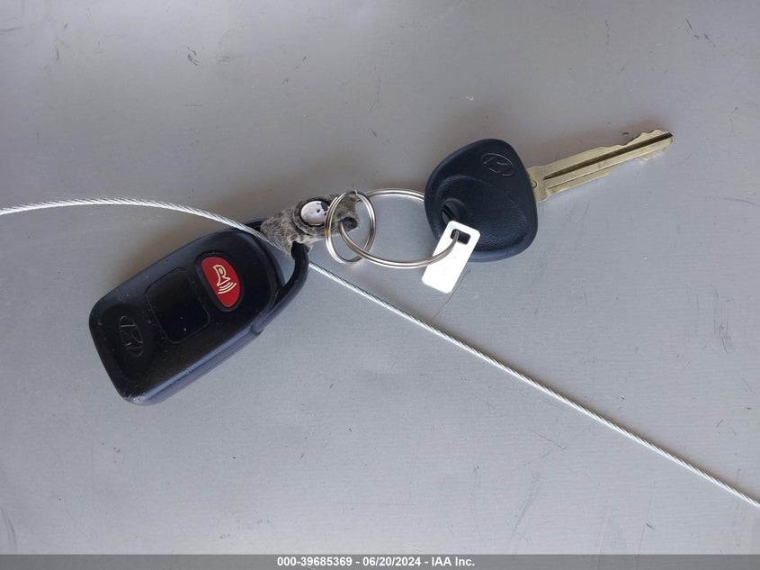 2013 Hyundai Elantra Gls/Limited VIN: 5NPDH4AE4DH428335 Lot: 39685369