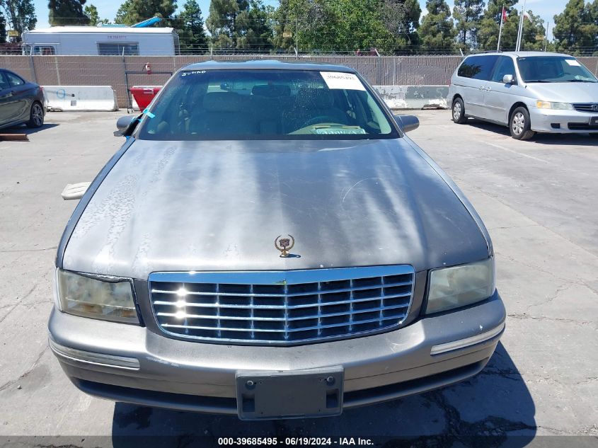 1998 Cadillac Deville Standard VIN: 1G6KD54Y9WU781728 Lot: 39685495