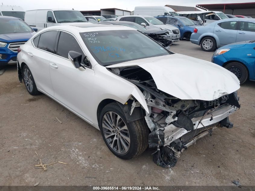 58ABZ1B12KU030126 2019 LEXUS ES - Image 1