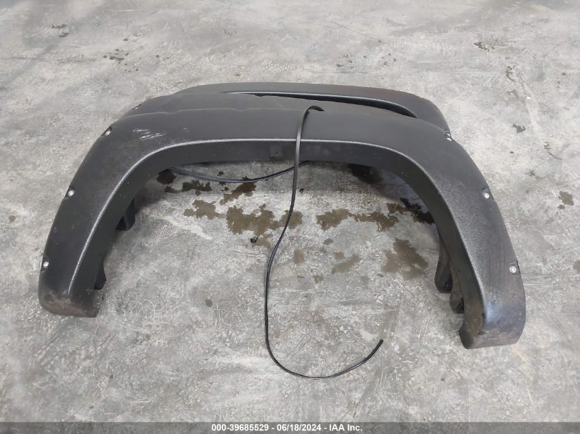 1993 Chevrolet Gmt-400 K1500 VIN: 1GCEK14K6PZ258109 Lot: 39685529