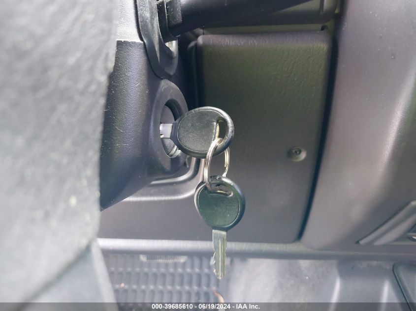 2002 Jeep Wrangler Sport VIN: 1J4FA49S82P765819 Lot: 39685610