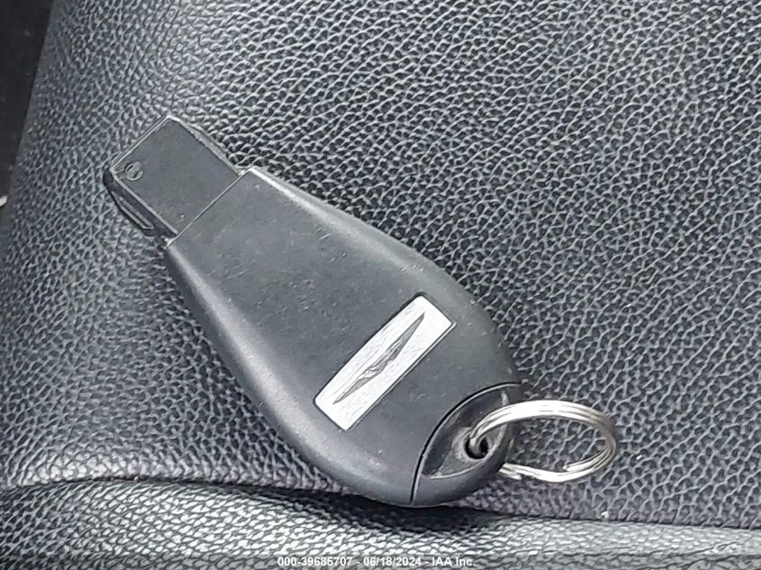 2015 Chrysler Town & Country Touring VIN: 2C4RC1BG6FR755909 Lot: 39685707