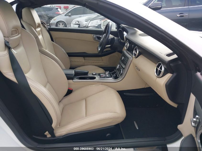 WDDPK3JA1JF155520 2018 Mercedes-Benz Slc 300 300