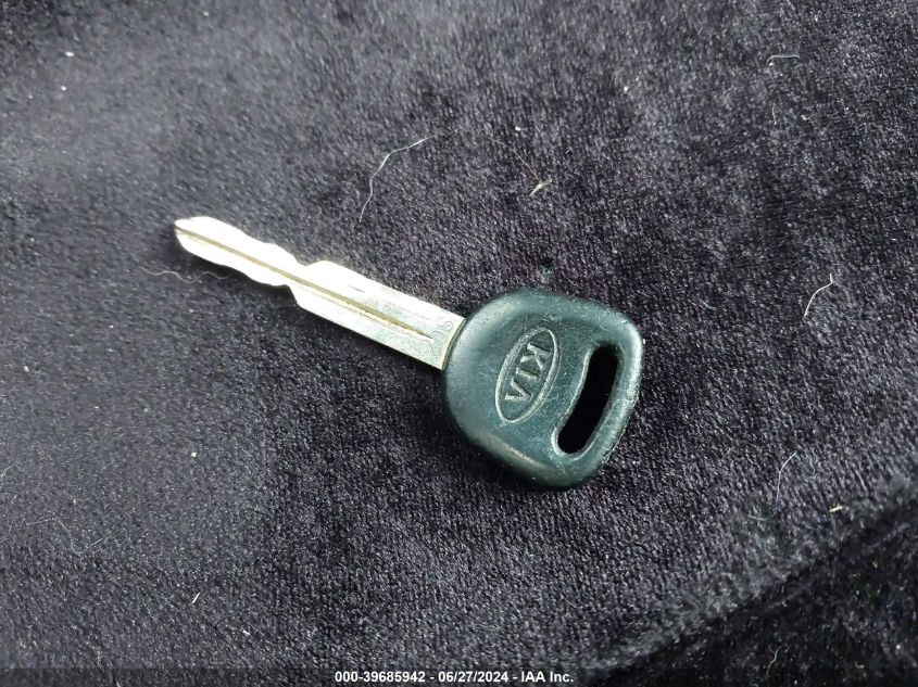 2002 Kia Sportage VIN: KNDJA723425166061 Lot: 39685942