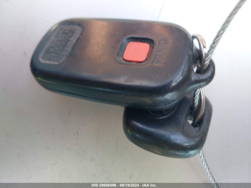 2004 Toyota Avalon Xl/Xls VIN: 4T1BF28B24U368943 Lot: 39686096