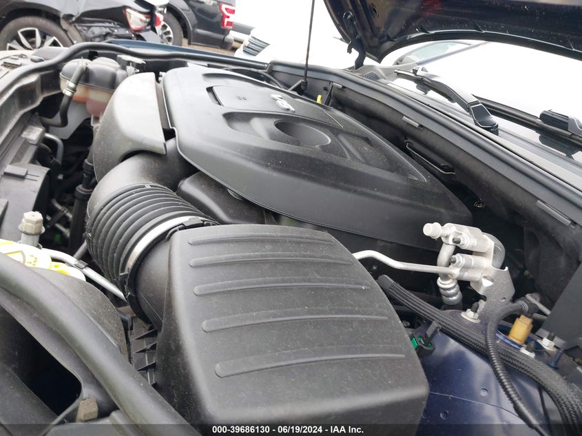 2018 Jeep Grand Cherokee Overland VIN: 1C4RJFCG9JC257058 Lot: 39686130