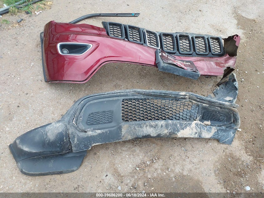 2018 Jeep Grand Cherokee Laredo 4X4 VIN: 1C4RJFAG1JC308765 Lot: 39686200