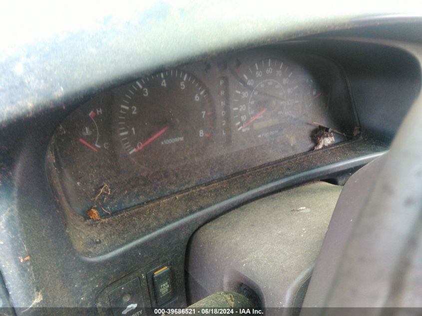 1999 Toyota Sienna Le VIN: 4T3ZF13C6XU100210 Lot: 39686521