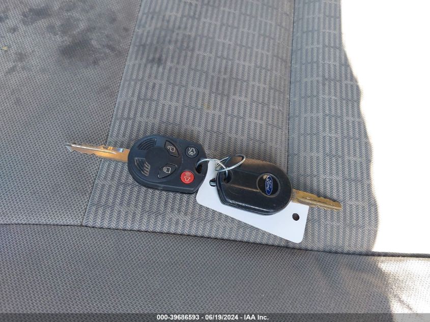 2011 Ford Fusion Se VIN: 3FAHP0HA9BR261180 Lot: 39686593