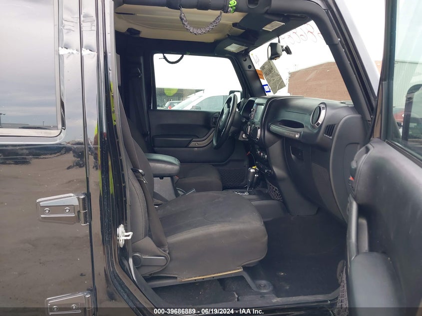 2016 JEEP WRANGLER UNLIMITED SPORT - 1C4HJWDG5GL196584