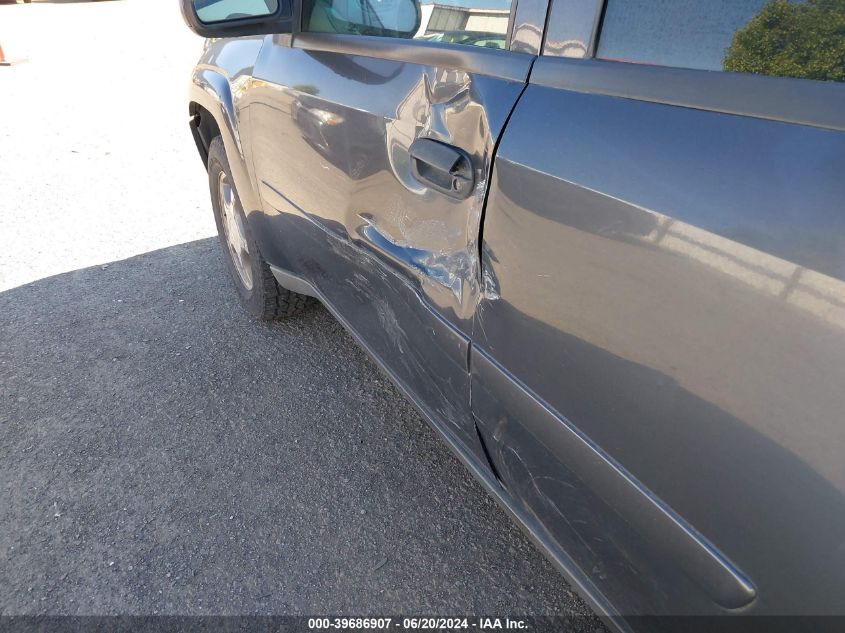 2007 Chevrolet Trailblazer Ls VIN: 1GNDT13S972215667 Lot: 39686907