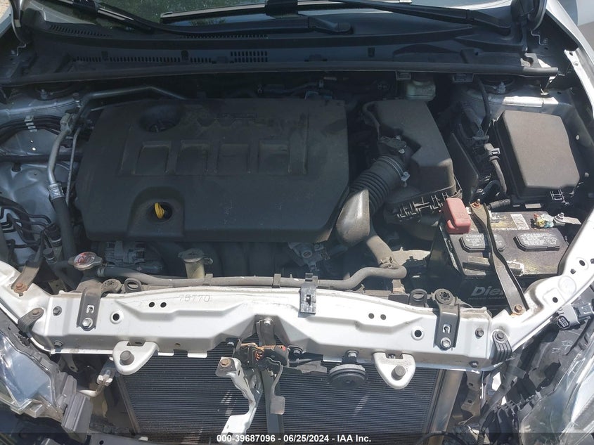 VIN 2T1BURHE1JC097587 2018 TOYOTA COROLLA LE