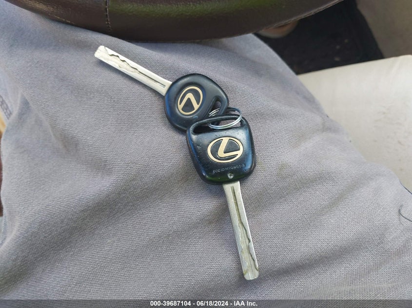 1996 Lexus Es 300 VIN: JT8BF12G8T0159827 Lot: 39687104