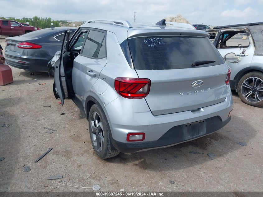 2022 Hyundai Venue Sel/Limited VIN: KMHRC8A33NU206527 Lot: 39687245