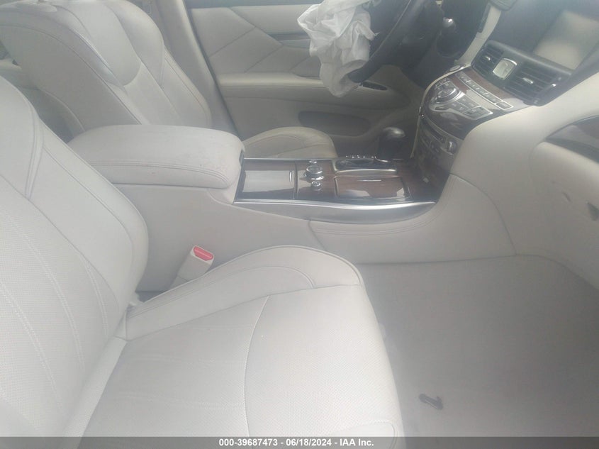 2016 Infiniti Q70L 3.7X VIN: JN1BY1PR9GM721130 Lot: 39687473