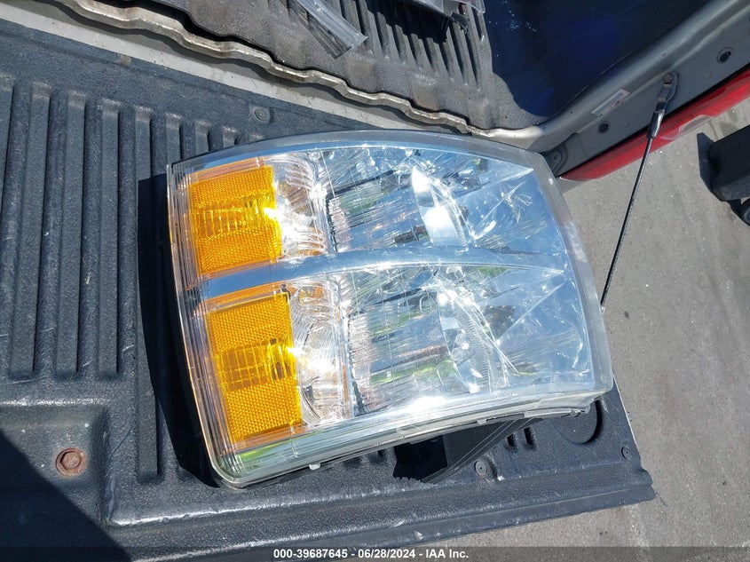 2008 Chevrolet Silverado C1500 VIN: 3GCEC13C38G221821 Lot: 39687645